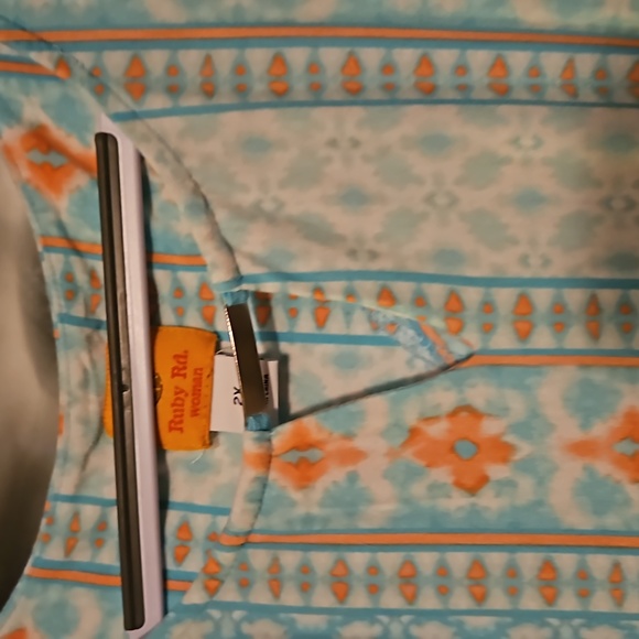 Ruby rd tunic - Picture 2 of 4